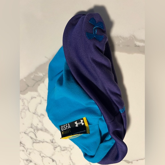 Under Armour Woman’s Double Lined Purple Beanie - Picture 3 of 3